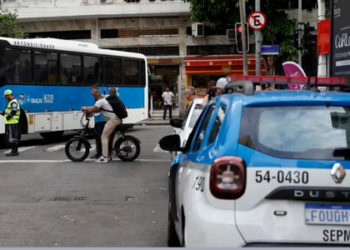 Operação Contenção, nos Complexos da Penha e do Alemão, deixa 64 mortos, incluindo quatro policiais, e é a ação policial mais letal em anos no Rio de Janeiro, gerando reação da Alerj e temor na população.