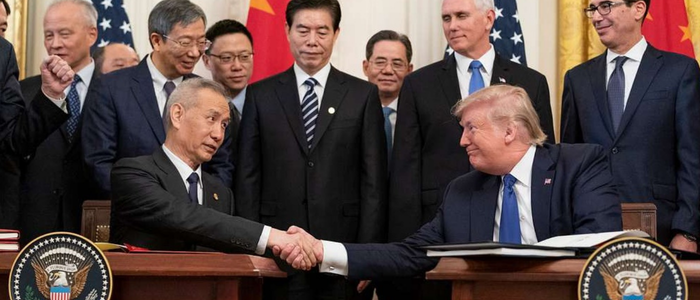 Trump acena com redução de tarifas à China, mas impõe condições e comenta América Latina