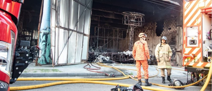 Incêndio destrói materiais de três escolas de samba do Rio; comunidade carnavalesca se une