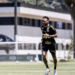 Neymar avança na recuperação e volta a correr no CT do Santos