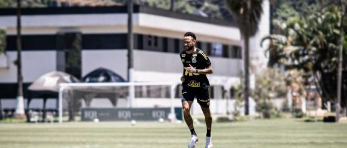 Neymar avança na recuperação e volta a correr no CT do Santos