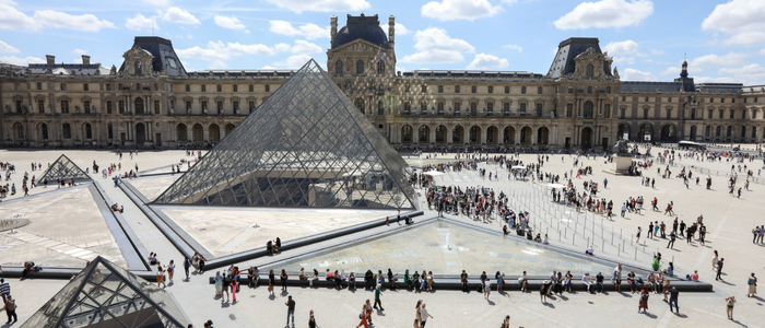 Louvre retoma visitas após roubo milionário de joias históricas