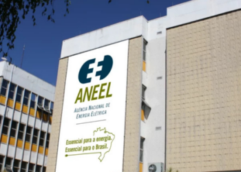 Conta de luz segue com bandeira vermelha em novembro, anuncia Aneel