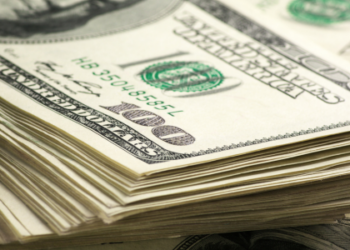 Declarações de Donald Trump sobre trégua com a China impulsionam bolsas e derrubam o dólar. Real se destaca entre moedas emergentes.
