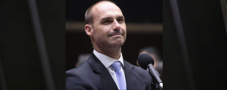 A Procuradoria-Geral da República informou ao STF que deputados não podem requerer prisão de investigados. O parecer foi enviado por Paulo Gonet no processo que envolve Eduardo Bolsonaro e o blogueiro Paulo Figueiredo.