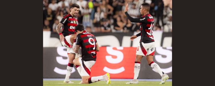 Torcida do Flamengo esgota ingressos para o jogo contra o Palmeiras neste domingo (19), às 16h, no Maracanã. Clássico deve ter mais de 60 mil torcedores.