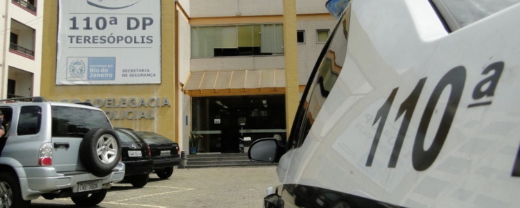 Polícia Civil prende suspeito de homicídio e localiza corpo enterrado em Teresópolis. Investigação segue pela 110ª DP para esclarecer detalhes do crime.