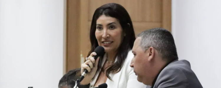 A Câmara de Macaé aprovou projeto de Leandra Lopes (PT) que reconhece trabalhadoras da cadeia produtiva da pesca artesanal, como marisqueiras e fileteiras. A iniciativa é pioneira e poderá inspirar políticas federais.