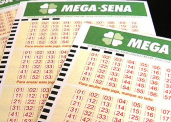 Mega-Sena tem prêmio estimado em R$ 95 milhões nesta terça-feira. Confira horário do sorteio, resultado anterior e regras para participar.