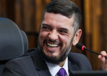 Pesquisa aponta Eduardo Paes na liderança, mas Rodrigo Bacellar cresce e se consolida como principal adversário no Rio de Janeiro para 2026.
