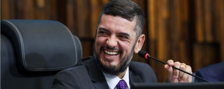 Pesquisa aponta Eduardo Paes na liderança, mas Rodrigo Bacellar cresce e se consolida como principal adversário no Rio de Janeiro para 2026.