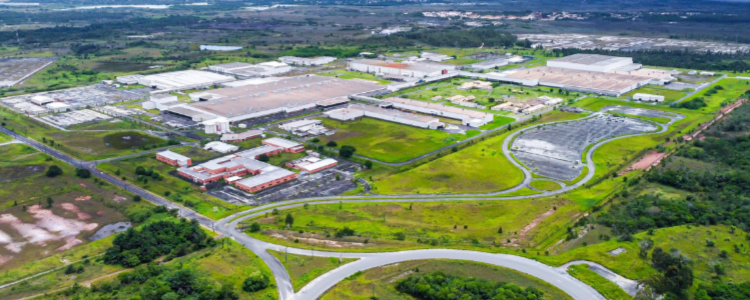 A megafábrica da BYD em Camaçari (BA) representa um marco na indústria automotiva nacional. Com investimento de R$ 5,5 bilhões, o projeto une inovação, sustentabilidade e foco em exportações.