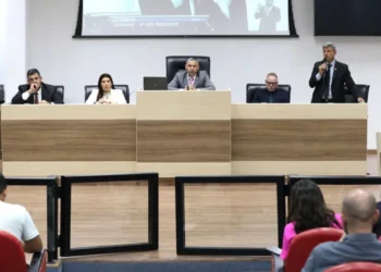 Câmara de Macaé aprova contas de 2022 e 2023 da gestão Welberth Rezende com parecer positivo do TCE-RJ.