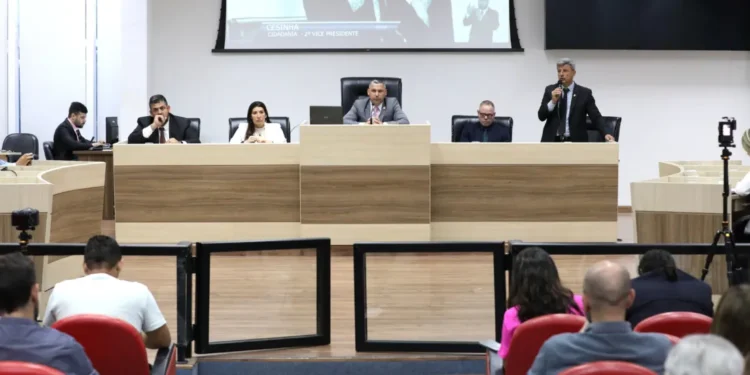 Câmara de Macaé aprova contas de 2022 e 2023 da gestão Welberth Rezende com parecer positivo do TCE-RJ.