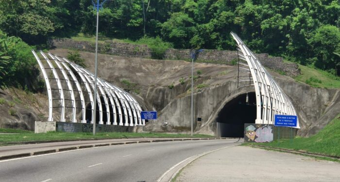 A CET-Rio programou interdições no Túnel José Alencar, no Elevado das Bandeiras e nos elevados Freyssinet e Rufino Pizarro entre quinta e sexta-feira. Desvios e ajustes semafóricos garantem fluidez no trânsito.