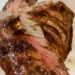 O preço mundial da carne subiu quase 10% em 2025, atingindo recorde histórico segundo a FAO. Já o leite e o açúcar registraram queda, impulsionada pela maior produção no Brasil e na Ásia.