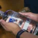 bebidas adulteradas, operação policial, metanol, intoxicação, Niterói, Rio de Janeiro, DRCPIM, saúde pública, fiscalização, Procon