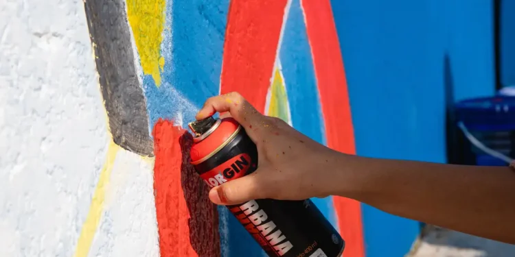 Macaé recebe mutirão cultural com grafite, batalhas de MCs e shows ao vivo no dia 25 de outubro.