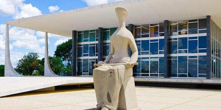 Apesar de maioria formada, STF ainda não concluiu julgamento sobre a limitação do nepotismo em cargos políticos.