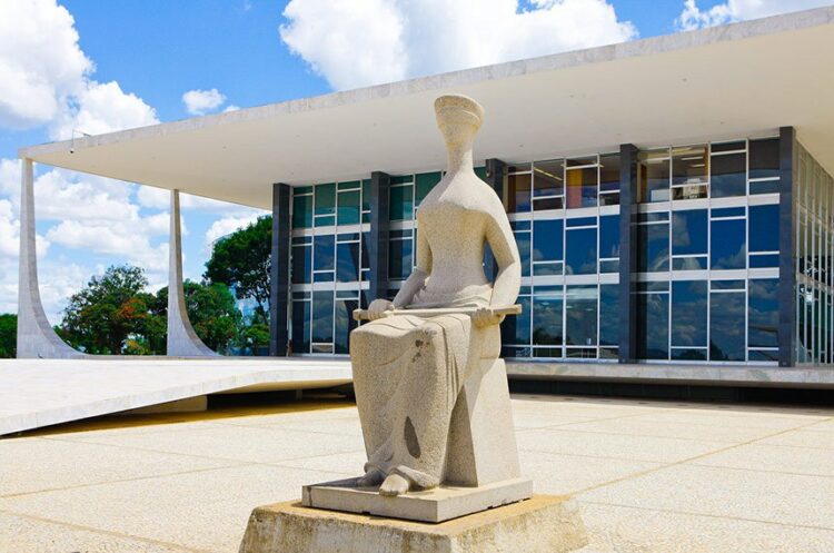 Apesar de maioria formada, STF ainda não concluiu julgamento sobre a limitação do nepotismo em cargos políticos.