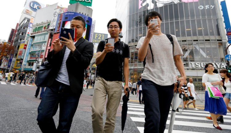 Cidade japonesa testa restrição de smartphones para incentivar hábitos mais saudáveis.