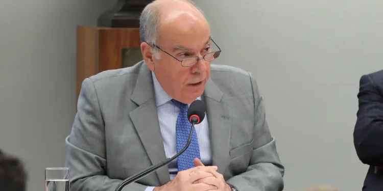 Mauro Vieira afirmou que reunião com Marco Rubio foi produtiva e que Brasil e EUA discutem um encontro entre Lula e Trump.