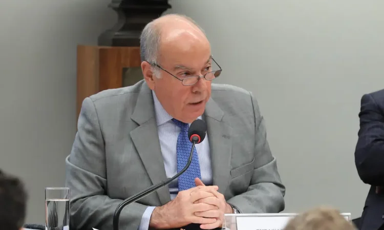 Mauro Vieira afirmou que reunião com Marco Rubio foi produtiva e que Brasil e EUA discutem um encontro entre Lula e Trump.