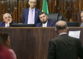Alerj aprova fundo para mudanças climáticas no RJ, com recursos de royalties do pré-sal.