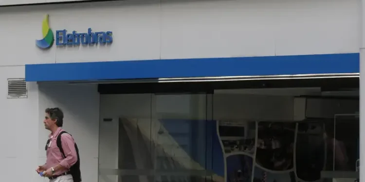 Eletrobras muda de nome para Axia Energia e busca consolidar nova identidade após privatização.
