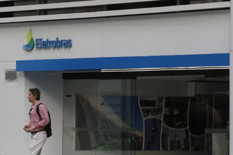 Eletrobras muda de nome para Axia Energia e busca consolidar nova identidade após privatização.