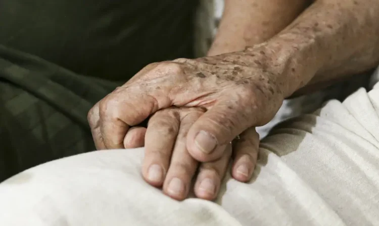 Aos 82 anos, Milton Nascimento foi diagnosticado com demência por corpos de Lewy, terceira forma mais comum de síndrome demencial. Saiba quais são os sintomas, diferenças para o Alzheimer, relação com o Parkinson e os fatores de prevenção.