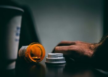 Pesquisa britânica aponta que alguns antidepressivos podem causar ganho de até 2 kg em dois meses de uso.