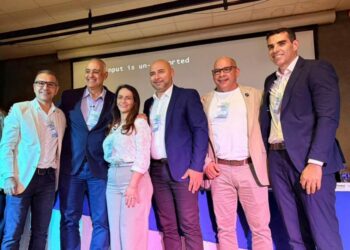 Carlos Augusto, prefeito de Rio das Ostras, é eleito presidente do Conderlagos e promete integração regional.