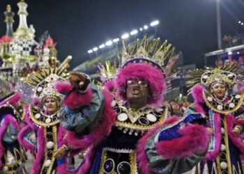 Ministério da Cultura incentiva escolas de samba a se tornarem pontos de cultura e anuncia capacitação e grupo permanente dedicado ao carnaval; recursos da Cultura Viva podem ser acessados.
