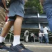 Neste domingo (5), 760 mil candidatos farão a prova da segunda edição do CNU, o “Enem dos Concursos”, com 3.652 vagas em órgãos federais. Confira horários, documentos e itens permitidos.