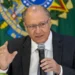 EUA reduzem tarifas sobre produtos brasileiros e Alckmin destaca avanço nas negociações.