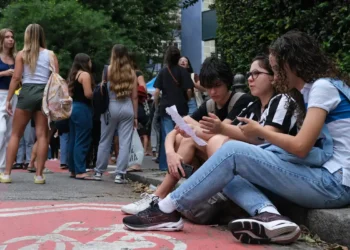 Gabarito oficial do Enem 2025 será divulgado na quinta (13), anuncia o Inep.