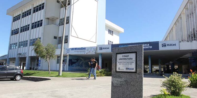 Iniciativa reforça a aplicação das leis que tornam obrigatório o ensino de história afro-brasileira e indígena.