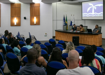 Evento estadual em Macaé promove troca de experiências sobre governança, proteção de dados e fortalecimento das ouvidorias públicas.