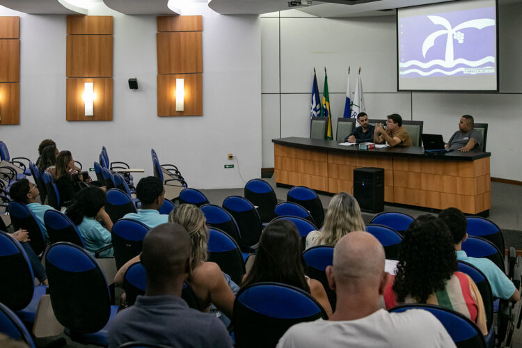 Evento estadual em Macaé promove troca de experiências sobre governança, proteção de dados e fortalecimento das ouvidorias públicas.