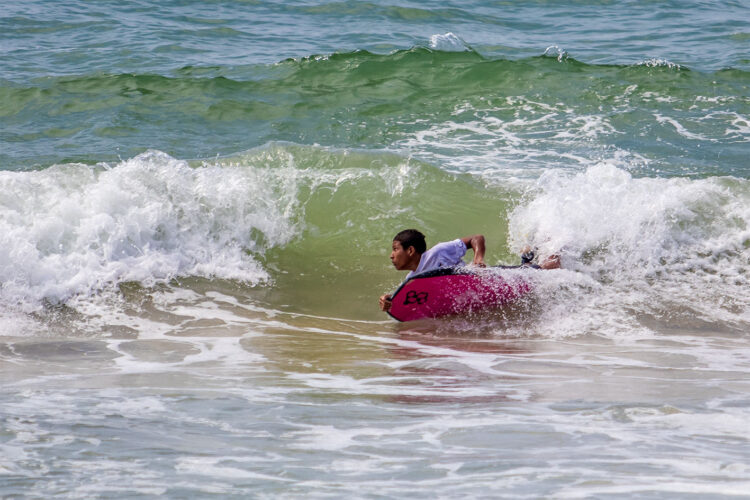 Etapa final do Bodyboarding BB Lagos movimenta fim de semana em Macaé; veja categorias e destaques.
