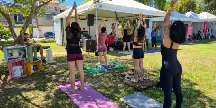 Feira Cultural Natalina leva atrações e artesanato ao Parquinho da Lagoa.