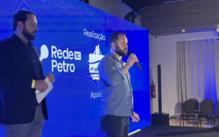 Rio das Ostras reforça seu potencial como polo energético ao participar de feiras de petróleo e gás em 2026, fortalecendo a Zona Especial de Negócios e ampliando oportunidades para empresas locais.
