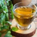 Chá de amora é aliado natural no equilíbrio hormonal e no controle da glicose. Entenda como preparar e os cuidados no consumo.