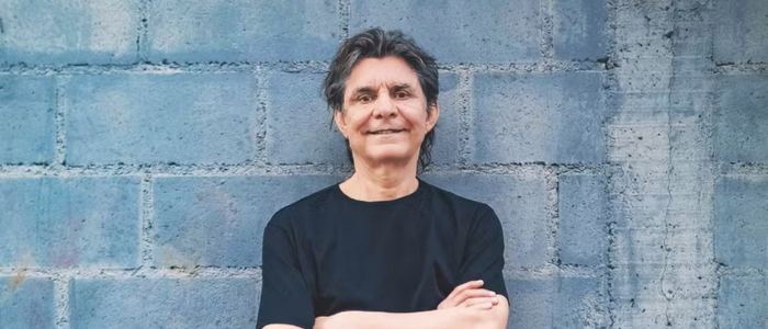 Morre Lô Borges, cantor e compositor do Clube da Esquina, aos 73 anos em Belo Horizonte; deixa legado marcante na música brasileira.