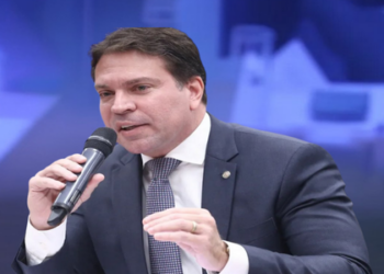 Moraes determina prisão de Alexandre Ramagem após fuga do país