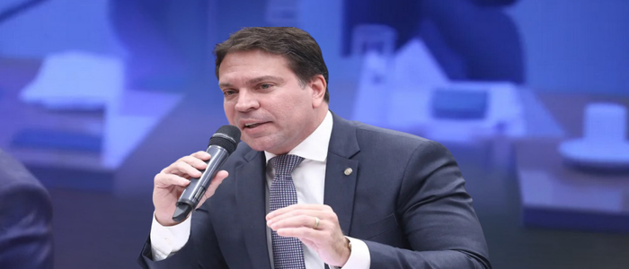 Moraes determina prisão de Alexandre Ramagem após fuga do país