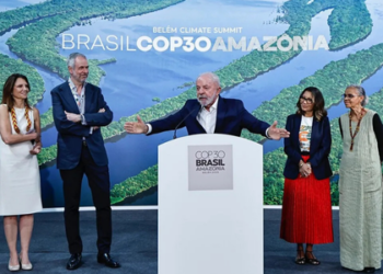 Sem acordo, COP30 estende negociações e discute metas climáticas até a manhã de sábado