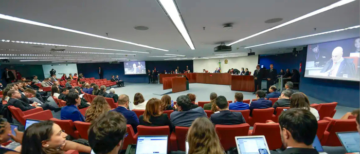 STF inicia julgamento do núcleo 3 da trama golpista de Bolsonaro, com nove militares e um policial federal acusados de organização criminosa armada, dano qualificado e grave ameaça.