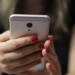Smartphones e hemorroidas: o perigo de tempo prolongado no vaso